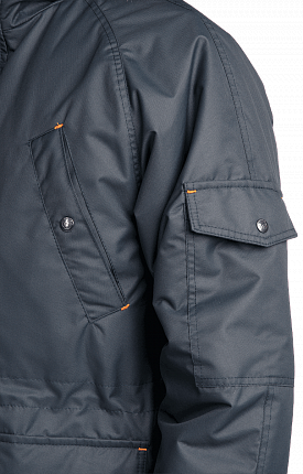 верхние прорезные карманы с застёжкой на кнопки